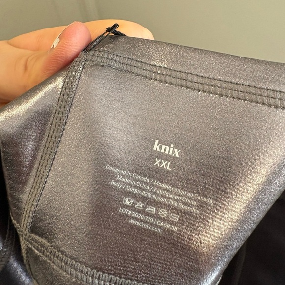 NWT- KNIX & BIRDS PAPAYA COLLAB SILVER CHROME LEGGINGS- 2X - Picture 7 of 9